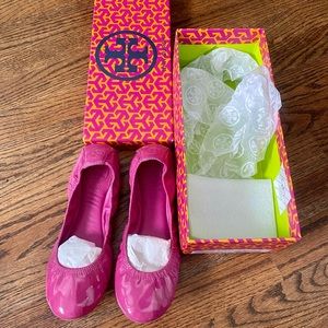 Tory Burch Fuchsia Eddie flats, Size 6.5 like new! with box